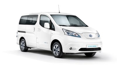 „Nissan e-NV200 EVALIA“ 3/4 vaizdas iš priekio