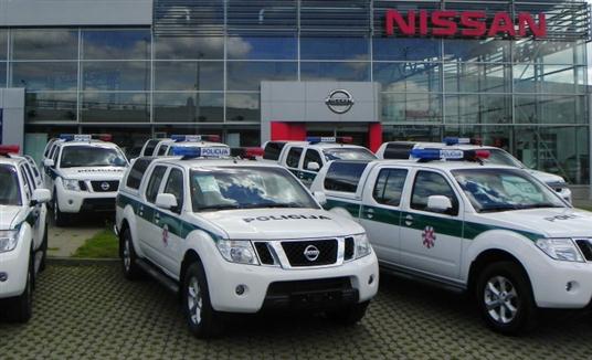Nissan Navara policija faktoauto