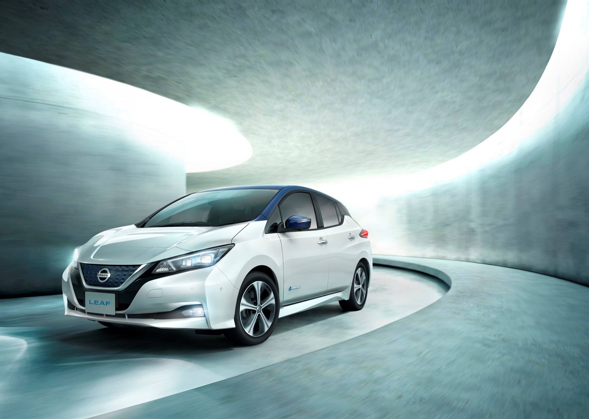 Per du mėnesius net 10 000 naujojo „Nissan LEAF“ užsakymų Europoje.